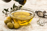 I Benefici dell'Olio Extravergine di Oliva: Perché Scegliere l'Olio Cilentano