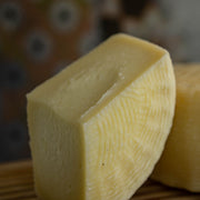 Formaggio Semi-Stagionato Di Bufala